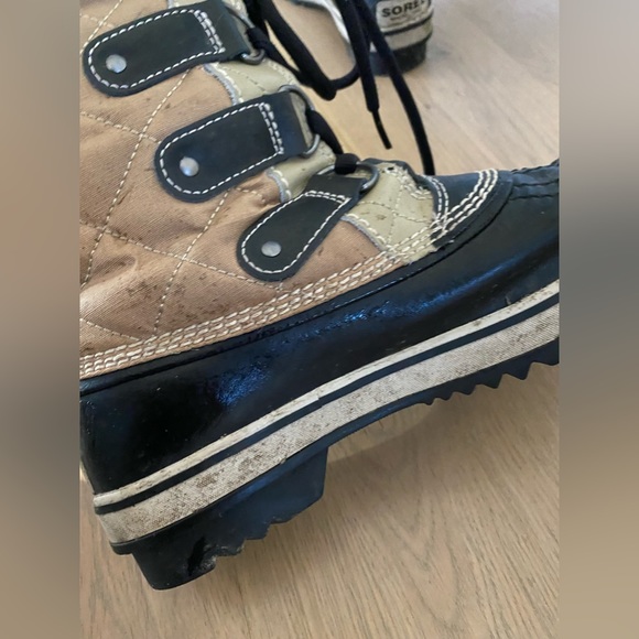 Sorel boots - Picture 4 of 11